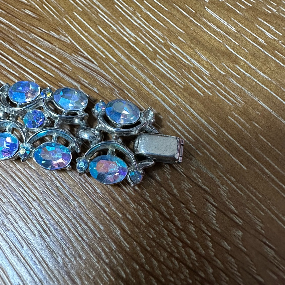 TRIFARI 1950s GREAT BLUE AURORA STONES BRACELET - SILVER TONE - Picture 6 of 10